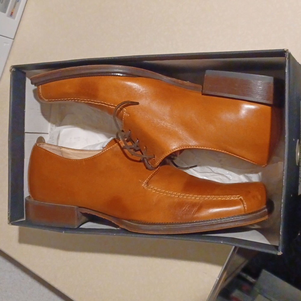 Kenneth Cole Leather Shoes